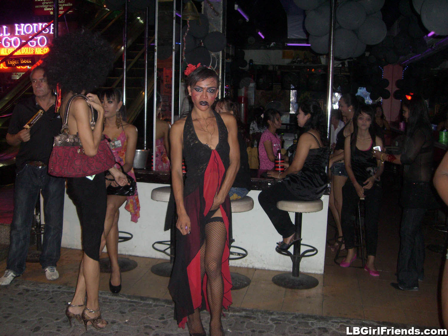 Candid Pics Of T-Girl Girlfriends And Streetwalkers In Pattaya
