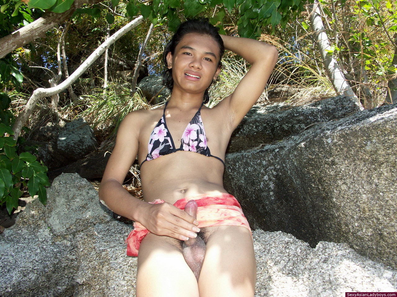 Perfect And Tinie Asian Transexual Pik Masturbates On A Sunny Beach In Phuket