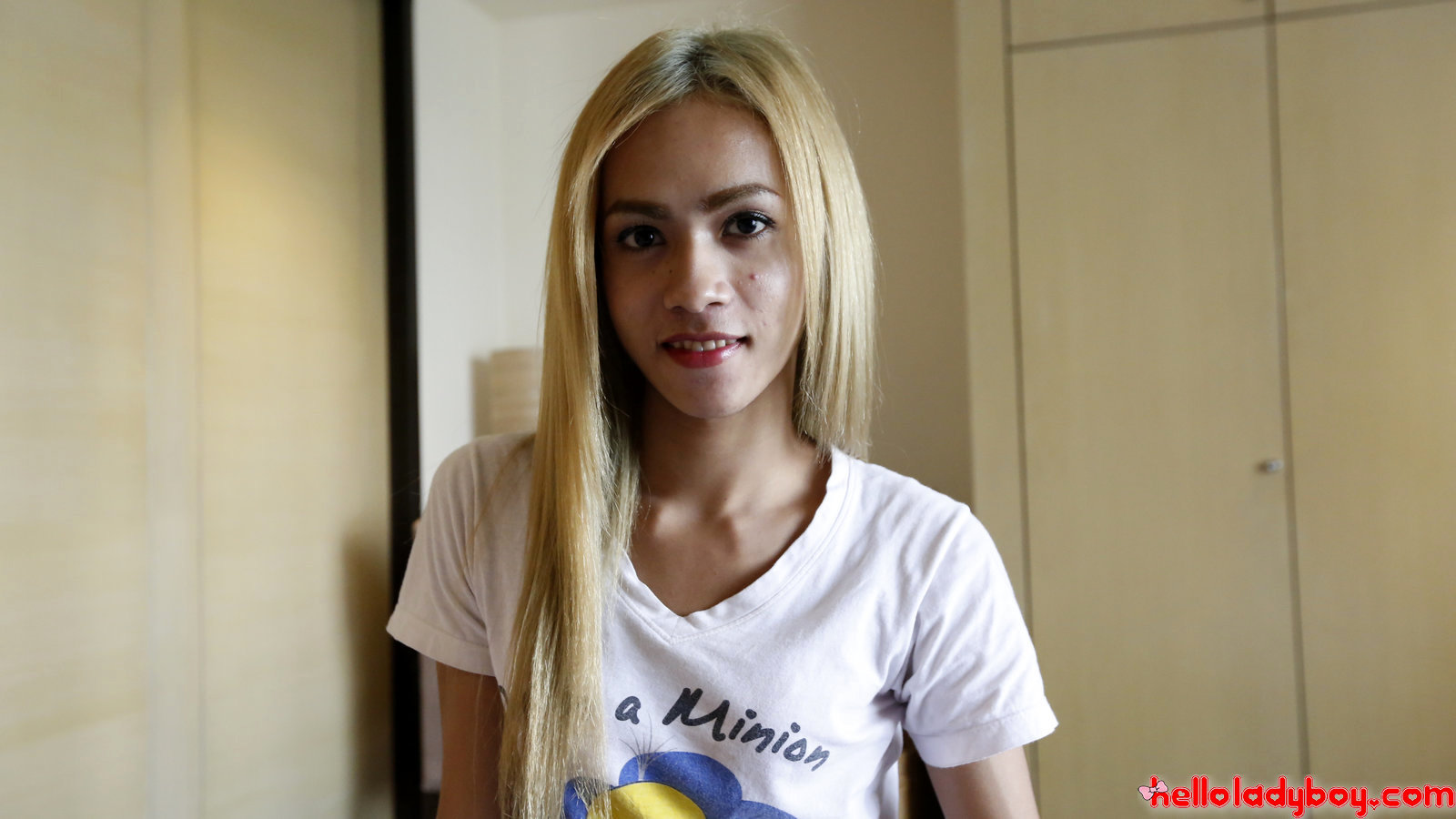 Sensuous Blonde Asian T-Girl Sucks Foreign Tool